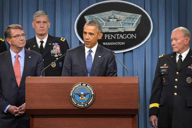 President_Barack_Obama_addresses_reporters_at_the_Pentagon,_July_6,_2015,_after_meeting_with_Defense_Secretary_Ash_Carter,_left_150706-D-NI589-877f