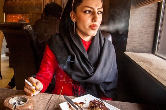 she smokes restaurant (2)