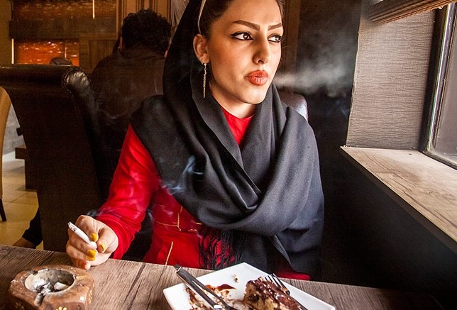 she smokes restaurant (2)