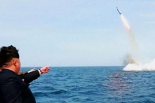 la-north-korea-submarine-missile-test-20150509