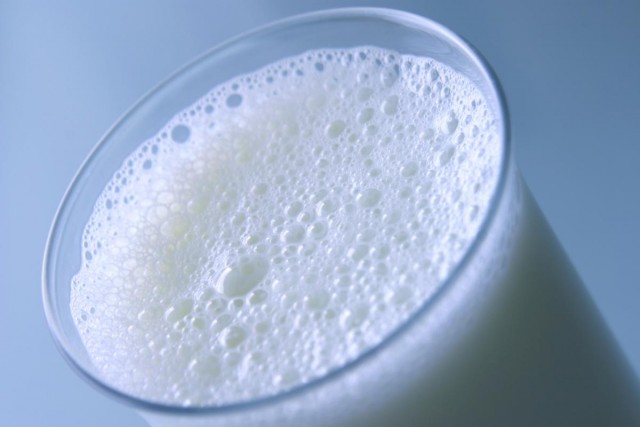 Milk-Glass-Close-Up-Raw-Drink