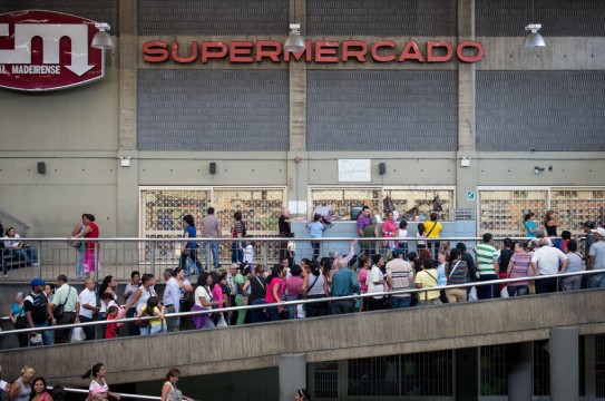 venezuela-long-food-line