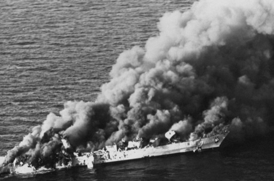 Iran-warship-destroyed